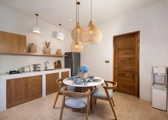 ヴィラ Gorgeous Amika 2 Beds With Rooftop